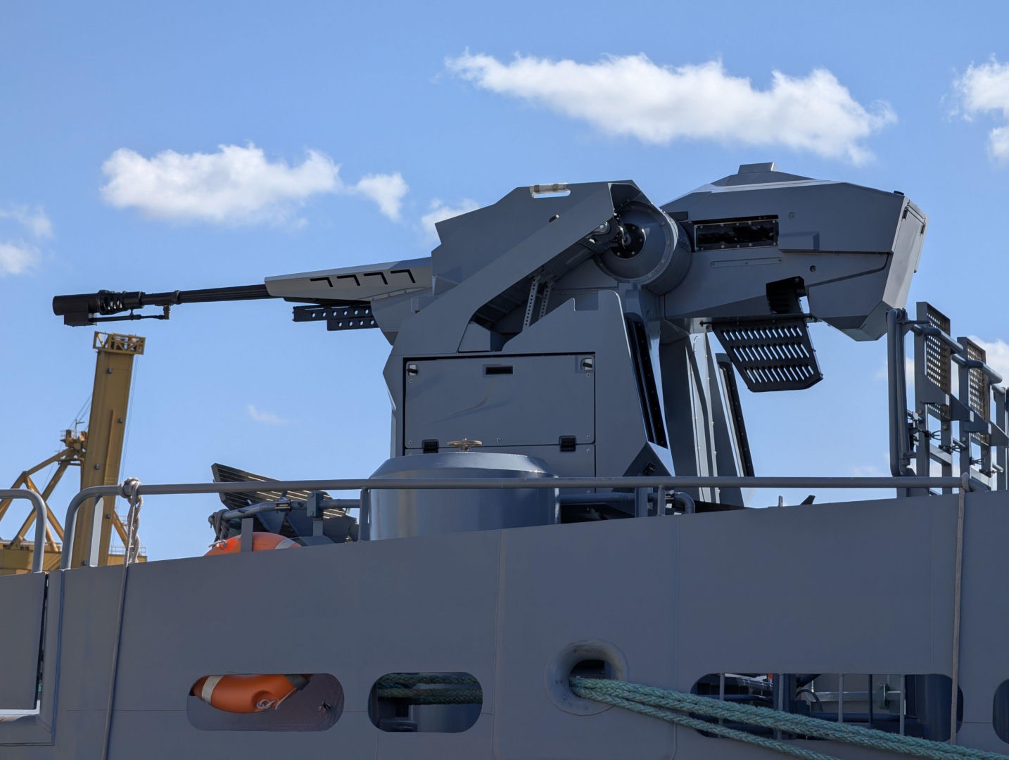 OSU-35K już na pokładzie ORP "Albatros"