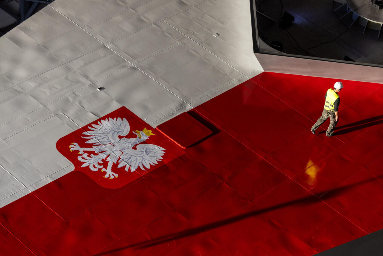 Roll-out Wichra w PGZ Stoczni Wojennej.  Kadłub pierwszej fregaty „Miecznik” po raz pierwszy ujrzał światło dzienne