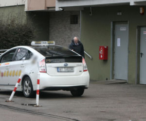 Macierewicz musi się wozić taksówką