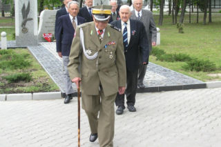 Nieznana historia pierwszego skoku Cichociemnych. Misja, która prawie skończyła się tragedią, a stworzyła legendę