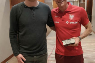 Robert Lewandowski otrzymał wyjątkowy prezent. Takiej książki jeszcze nie miał