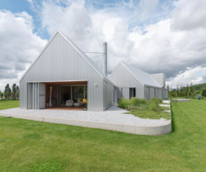 Dom Ultra nad jeziorem w północnej części Wielkopolski
