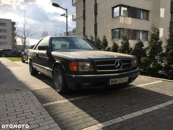 Klasyczny Mercedes SEC 500 należał do Kamila Durczoka