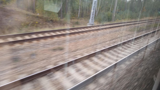 Radiowóz straży miejskiej utknął między szlabanami.  Skończyło się mandatem