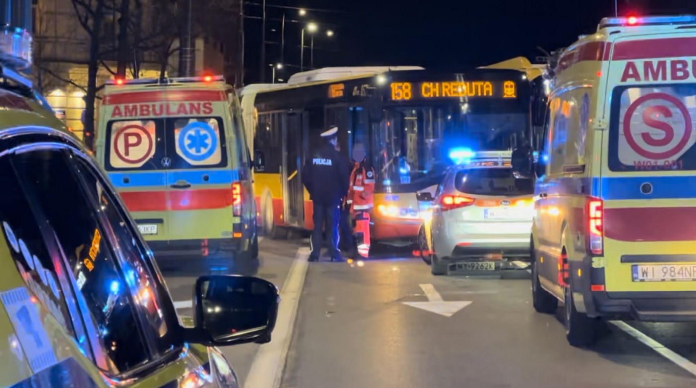 Kobieta przejechana przez miejski autobus. Makabryczny wypadek