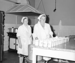 QUIZ PRL. Czy się stoi, czy się leży, trzy tysiące się należy. Tak pracowano w PRL-u