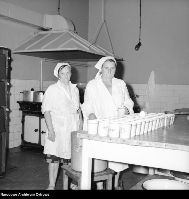 QUIZ PRL. Czy się stoi, czy się leży, trzy tysiące się należy. Tak pracowano w PRL-u