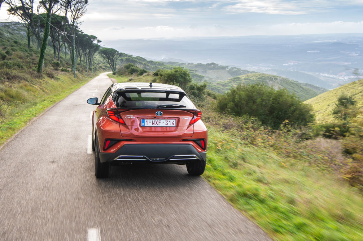 Toyota C-HR 2.0 Hybrid Dynamic Force 184 KM e-CVT