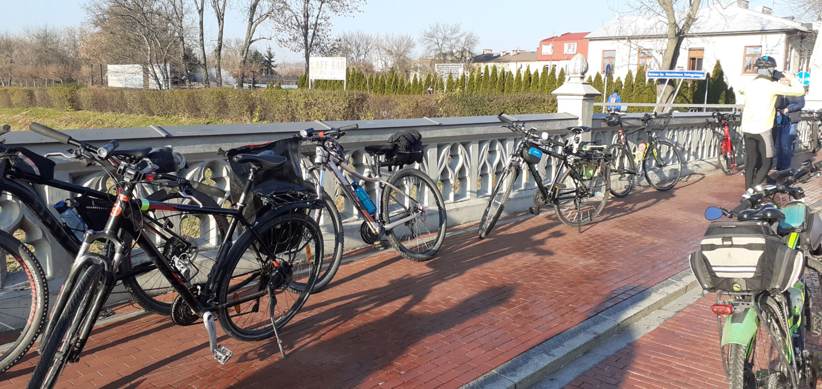 Lubelscy rowerzyści wyruszyli. Pokonają 103 kilometry w 103. rocznicę odzyskania niepodległości [GALERIA]