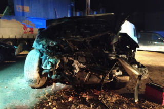 CO ZA DEMOLKA na Podlasiu! Pijany kierowca wjechał w zaparkowane auta [WIDEO]