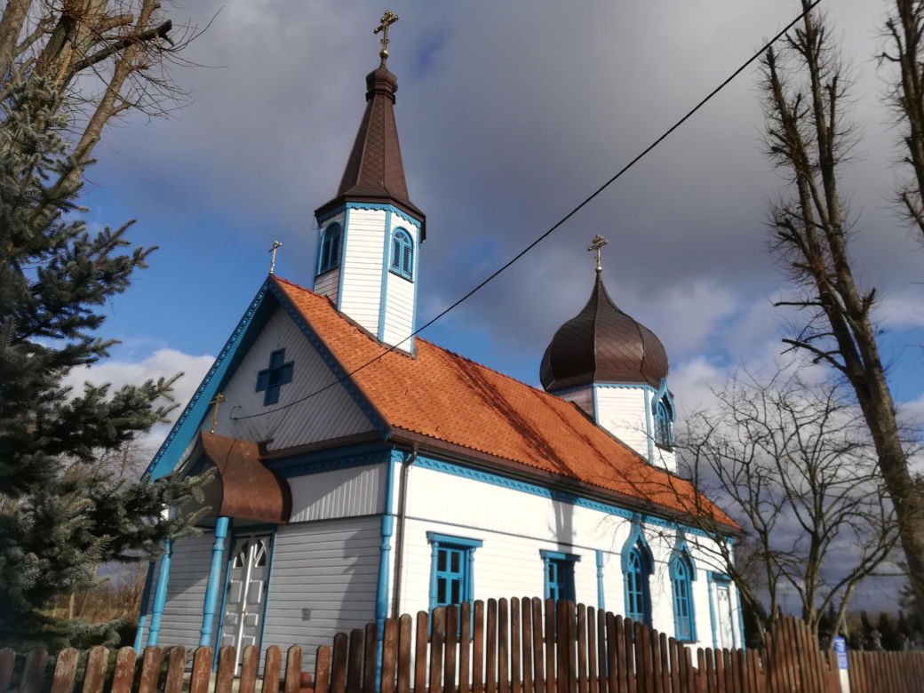 Ta wieś na Mazurach to prawdziwa perła! Poznaj jej niezwykłą historię i zabytki