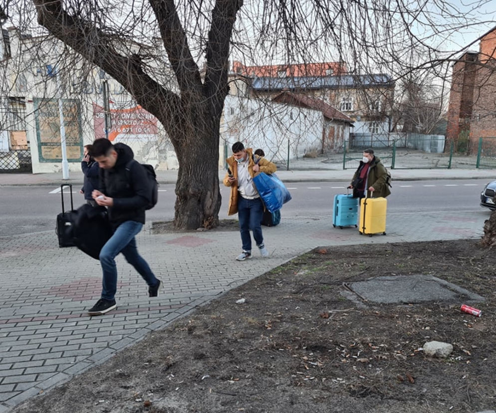 Rosja - Ukraina wojna. Rosyjscy żołnierze już w Kijowie! Bloki na osiedlach są zniszczone