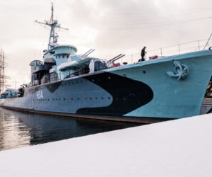 ORP Błyskawica opuściła swoje miejsce przy nabrzeżu w Gdyni