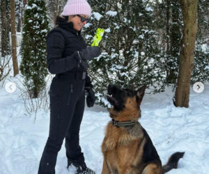 Zima jej nie zatrzymała. Cichopek wygina się na śniegu, a fani nie mogą oderwać wzroku