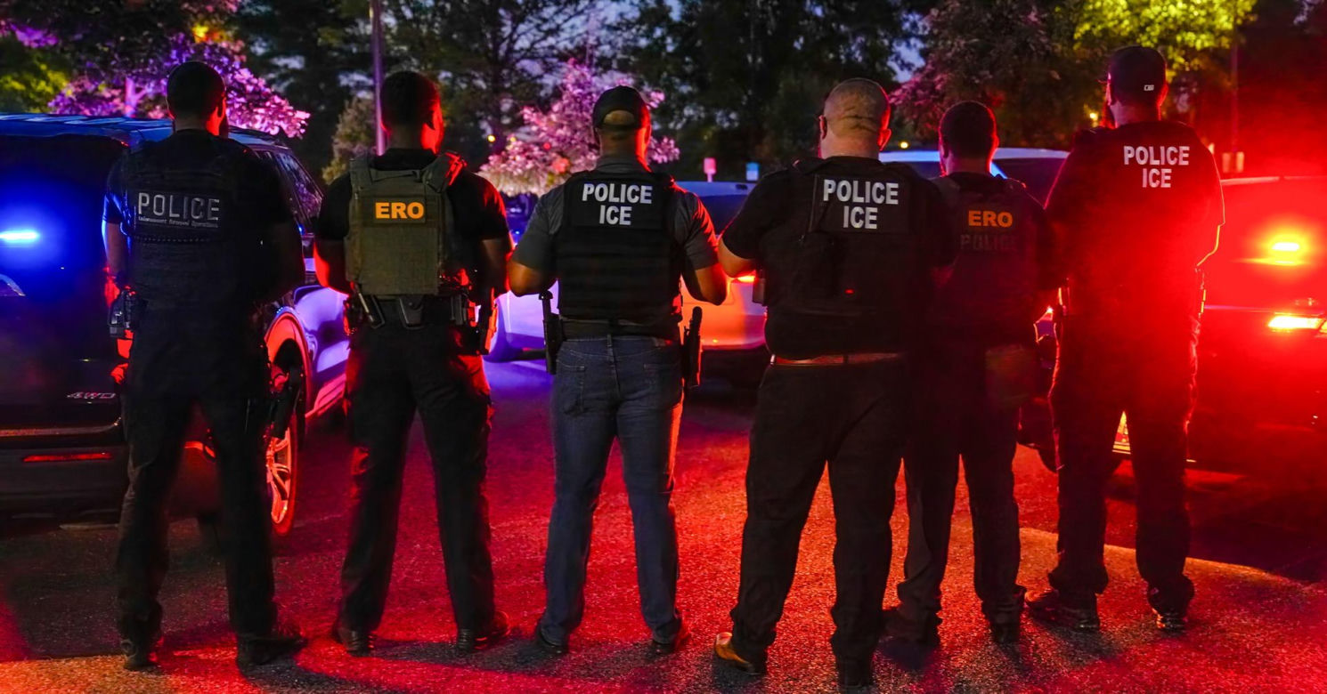 Agenci ICE zaleją ulice. Administracja Trumpa zdradza plan na masowe deportacje imigrantów