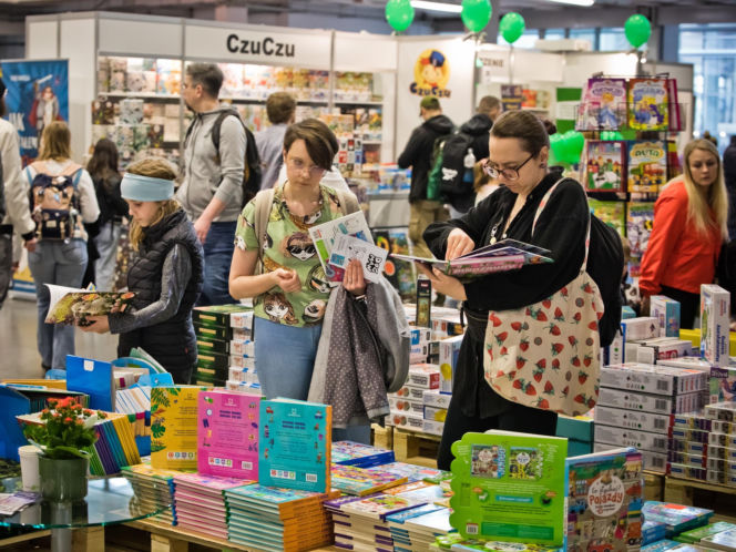 Trzy dni, setki autorów, tysiące książek. Poznańskie Targi Książki 2026 zapraszają FOTOBUENO