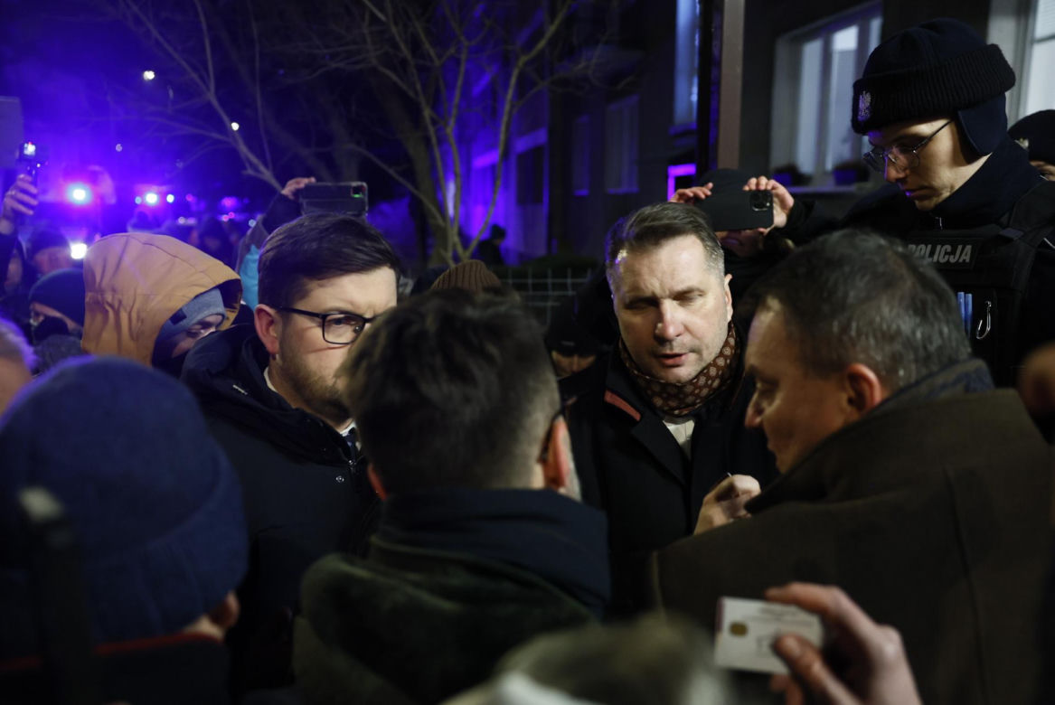 Protest polityków PIS przeciwko zatrzymaniu Wąsika i Kamińskiego
