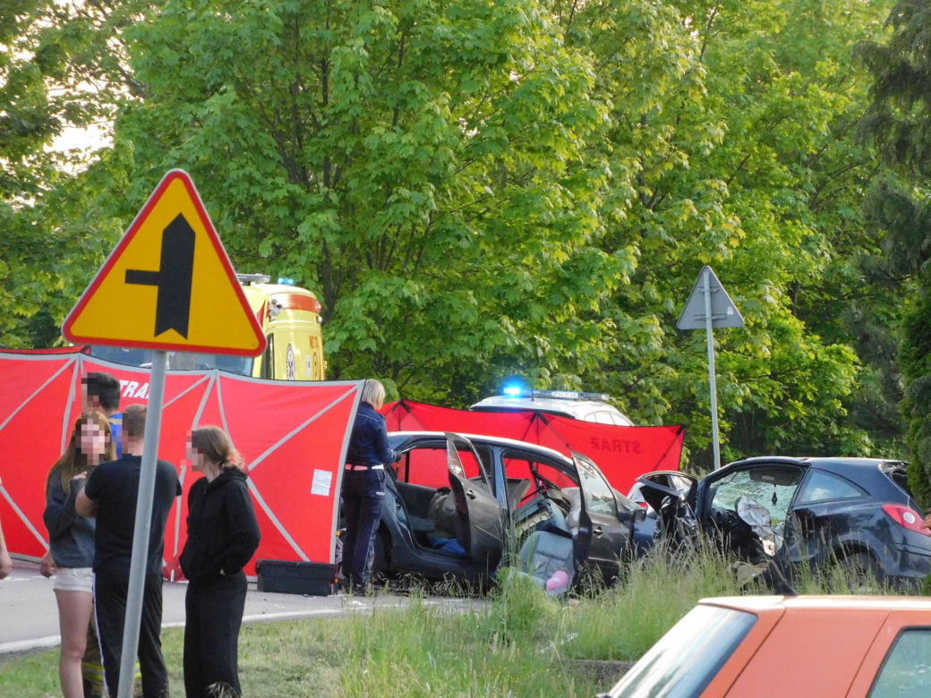 Wypadek na łuku drogi pod Warszawą. Zginął obywatel Ukrainy