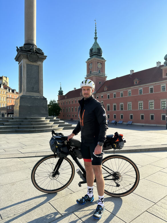 Jarosław pasha Jarząbkowski jedzie rowerem na Paris Major 2023! Przed nim ponad 1700 km! [ZDJĘCIA]