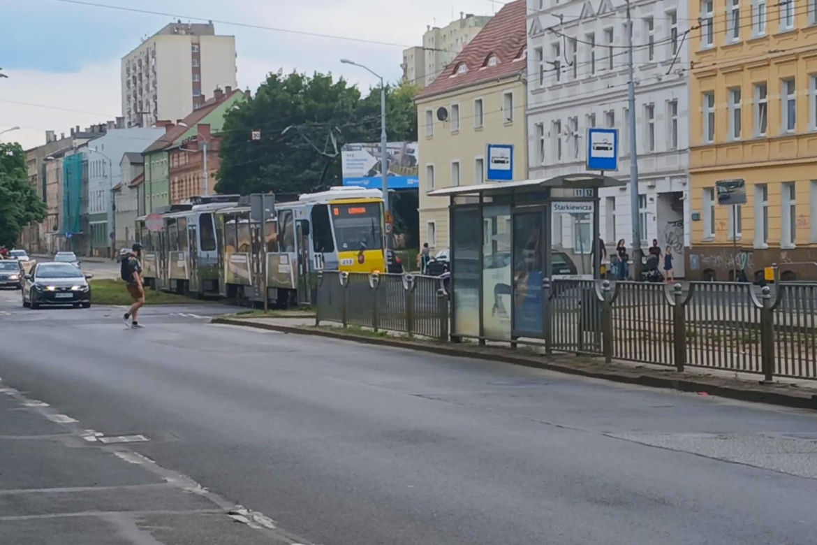 Al. Powstańców Wlkp. przed przebudową