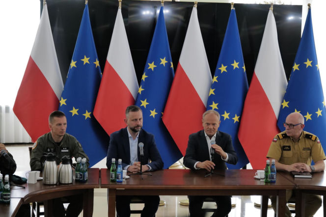 Donald Tusk na miejscu wybuchy na Lubelszczyźnie