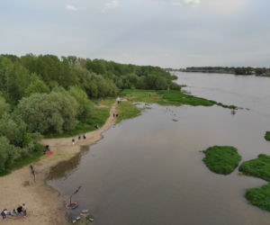 Fala wezbraniowa zalała plażę nad Wisłą