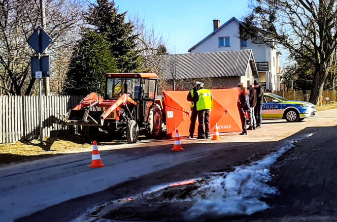 Tragedia przy pracy. Rolnik zginął pod maszyną