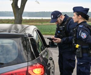 Służby przeszukują teren w okolicy Zalewu Zemborzyckiego