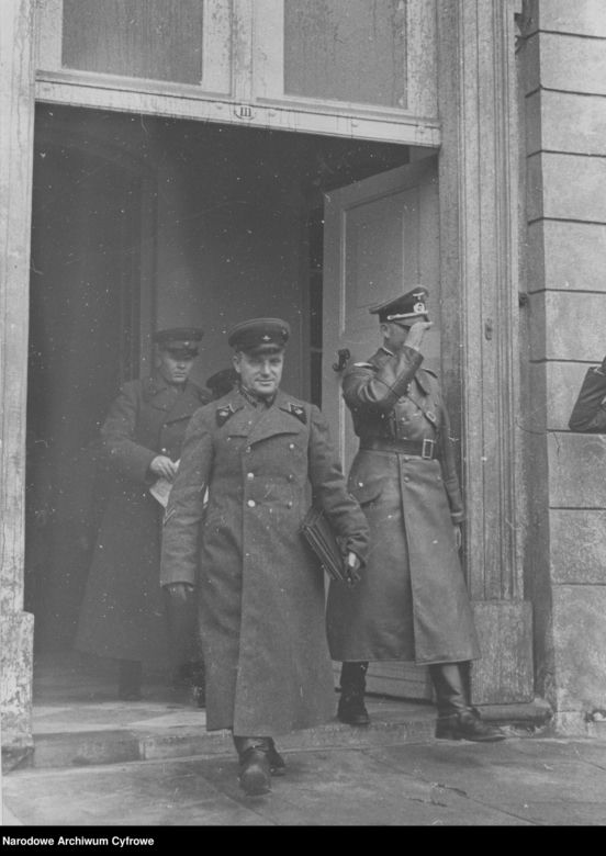 Białystok. Spotkanie niemieckich i radzieckich oficerów, 1939 r.