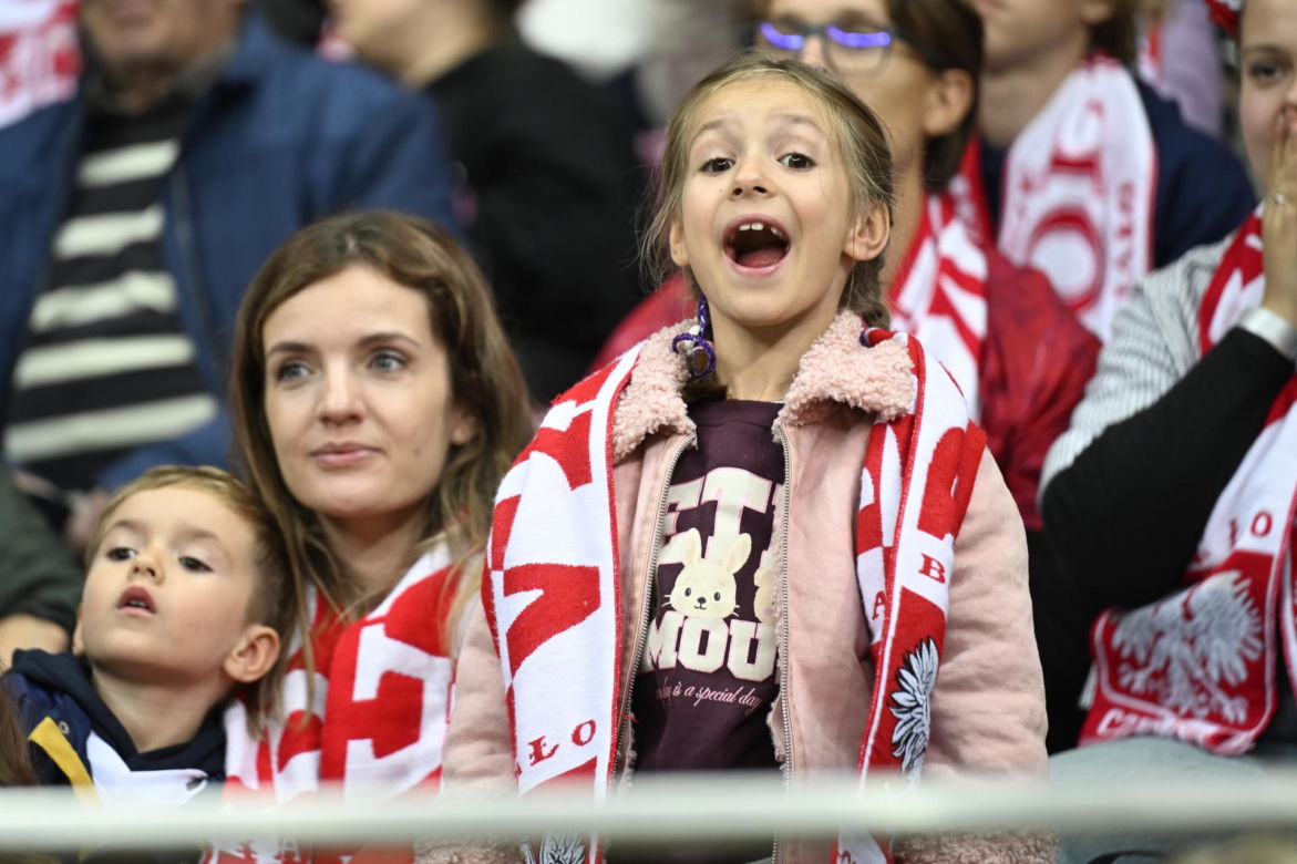 Kibice na meczu Polska - Rumunia. Znajdź się na zdjęciach z Narodowego!