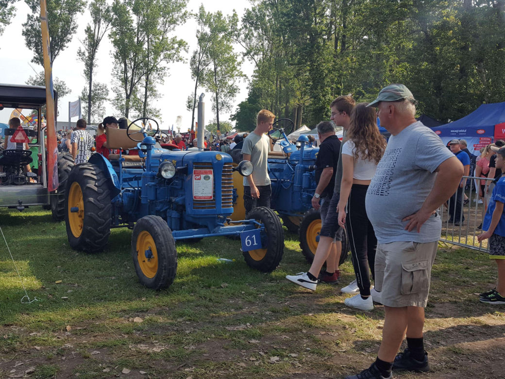 Festiwal starych ciągników w Wilkowicach. Setki maszyn, tysiące widzów i upał