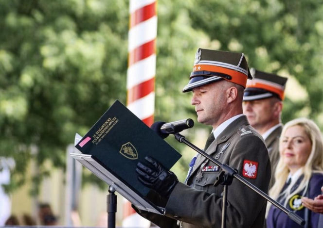 Święto 18. Białostockiego Pułku Rozpoznawczego z uroczystym apelem