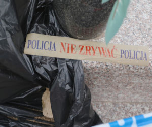 Płyta z nagrobka zabiła Milanka. Tragedia na cmentarzu. Pomnik zawalił się na 1,5 rocznego chłopca