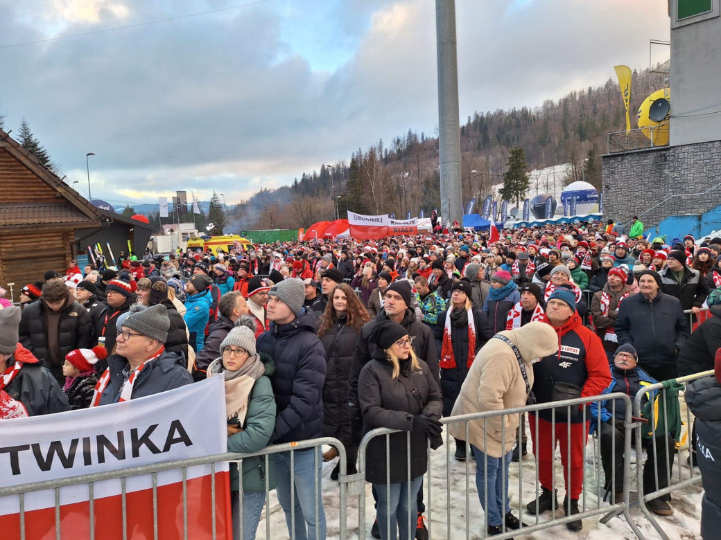 Kibice w czasie Pucharu Świata w Skokach Narciarskich w Wiśle ZDJĘCIA