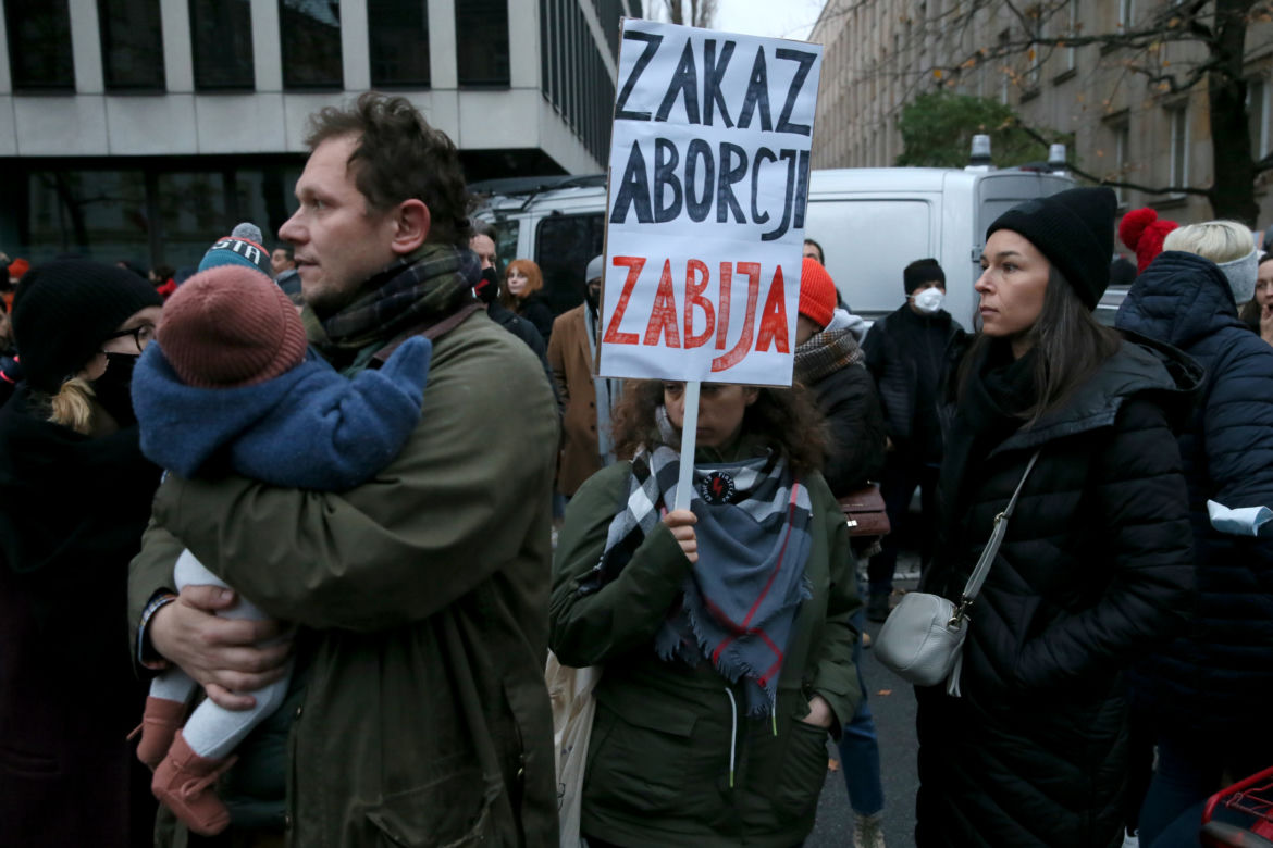 "Ani jednej więcej". Najmocniejsze hasła na protestach po śmierci Izabeli z Pszczyny [ZDJĘCIA]