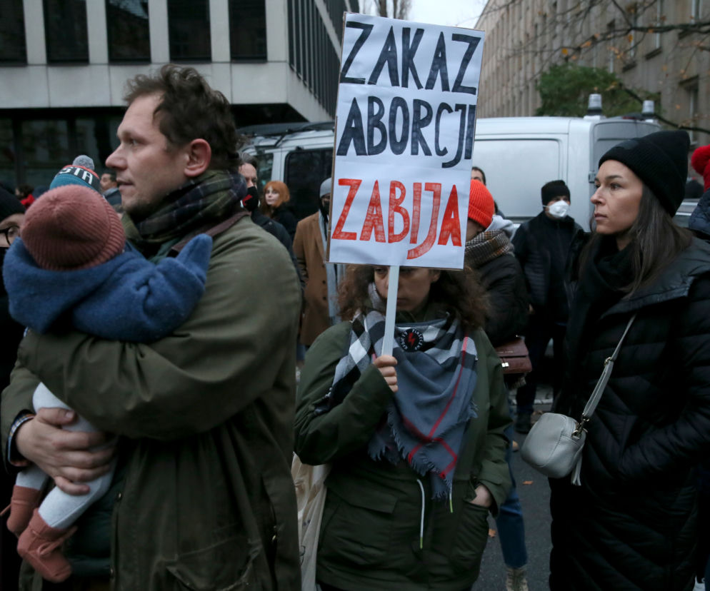 Ani jednej więcej. Najmocniejsze hasła na protestach po śmierci Izabeli z Pszczyny [ZDJĘCIA]