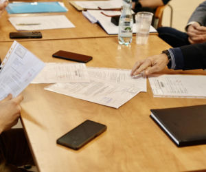 Śmieci, smród i strach na Gocławiu. Sąsiad zbieracz terroryzuje mieszkańców. On potrzebuje pomocy