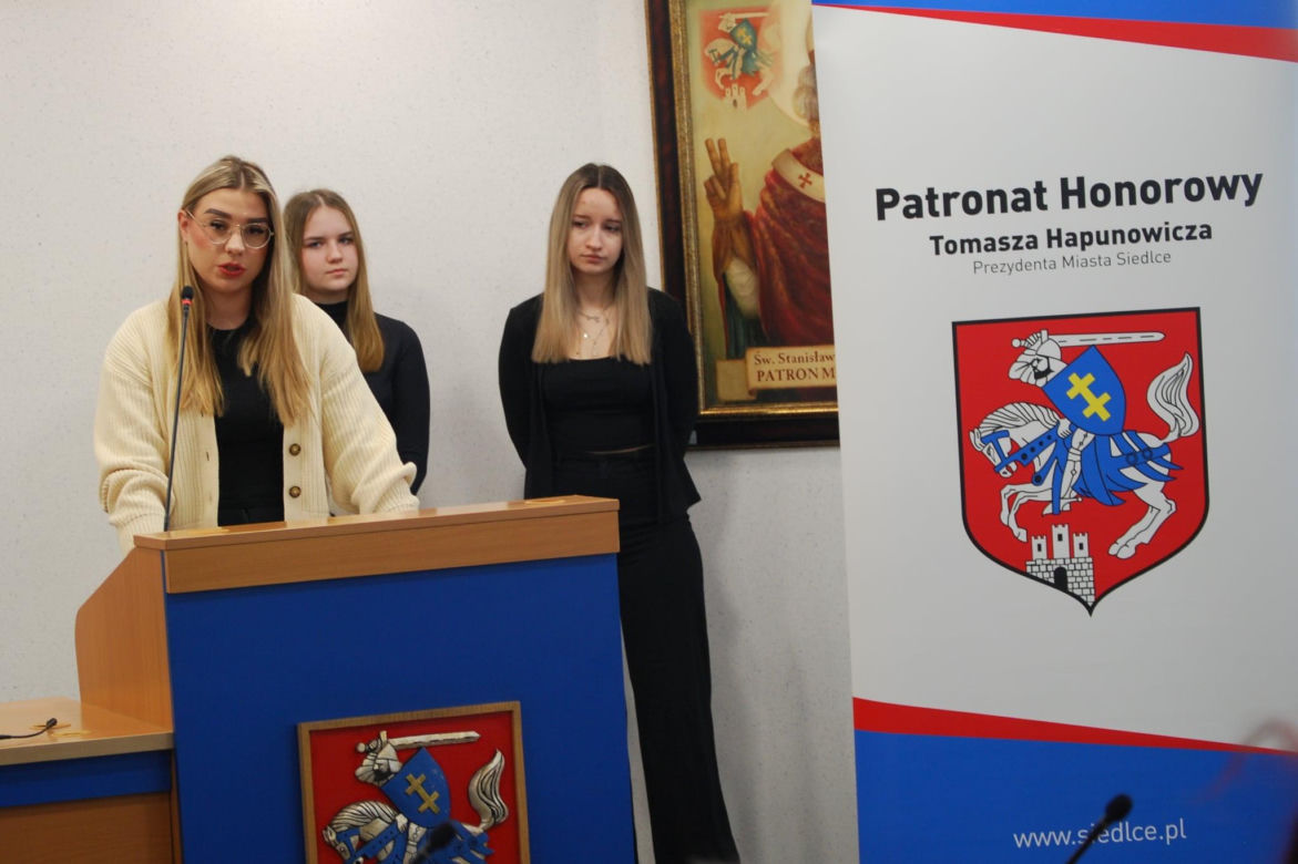 Debaty siedleckiej młodzieży ze szkół podstawowych i średnich odbyły się w ramach kampanii profilaktycznej Widzę Rozmawiam Reaguję 2025