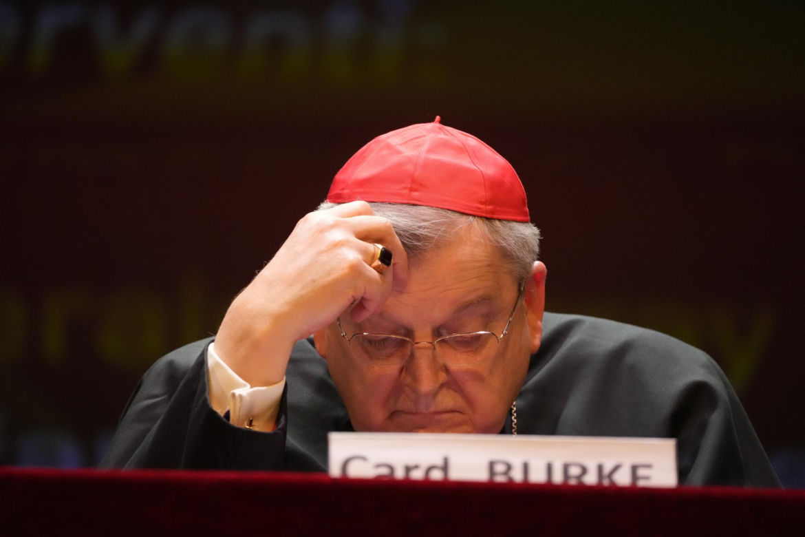 Krytykował papieża, zabrali mu pensję. Teraz nie ma gdzie mieszkać