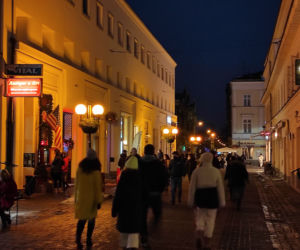 Tłumy na ulicach Warszawy