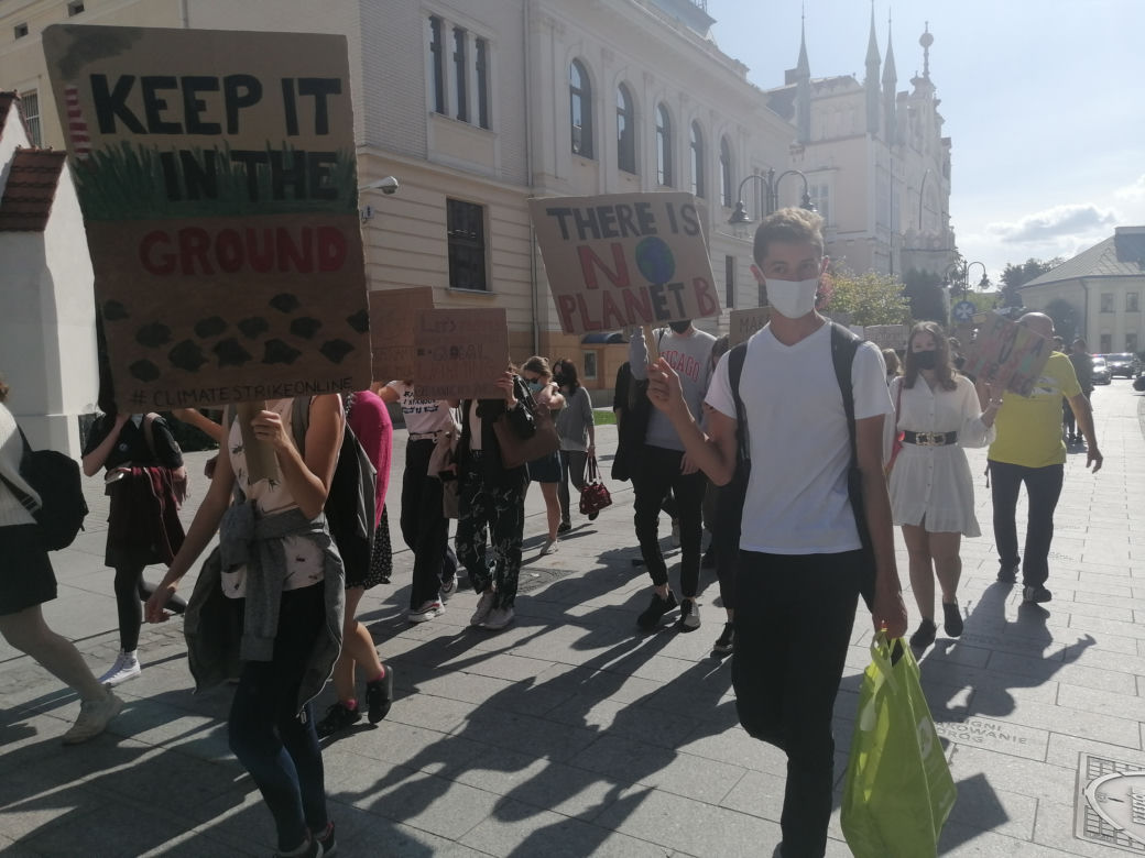 Wyszli na ulicę domagać się klimatycznej sprawiedliwości. 