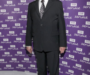 Wojciech Pokora odzywa się z zaświatów i siada z żoną w fotelu