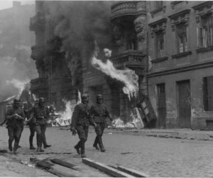 Tak wyglądało życie w warszawskim getcie. Zobacz unikatowe zdjęcia z innego świata [GALERIA]