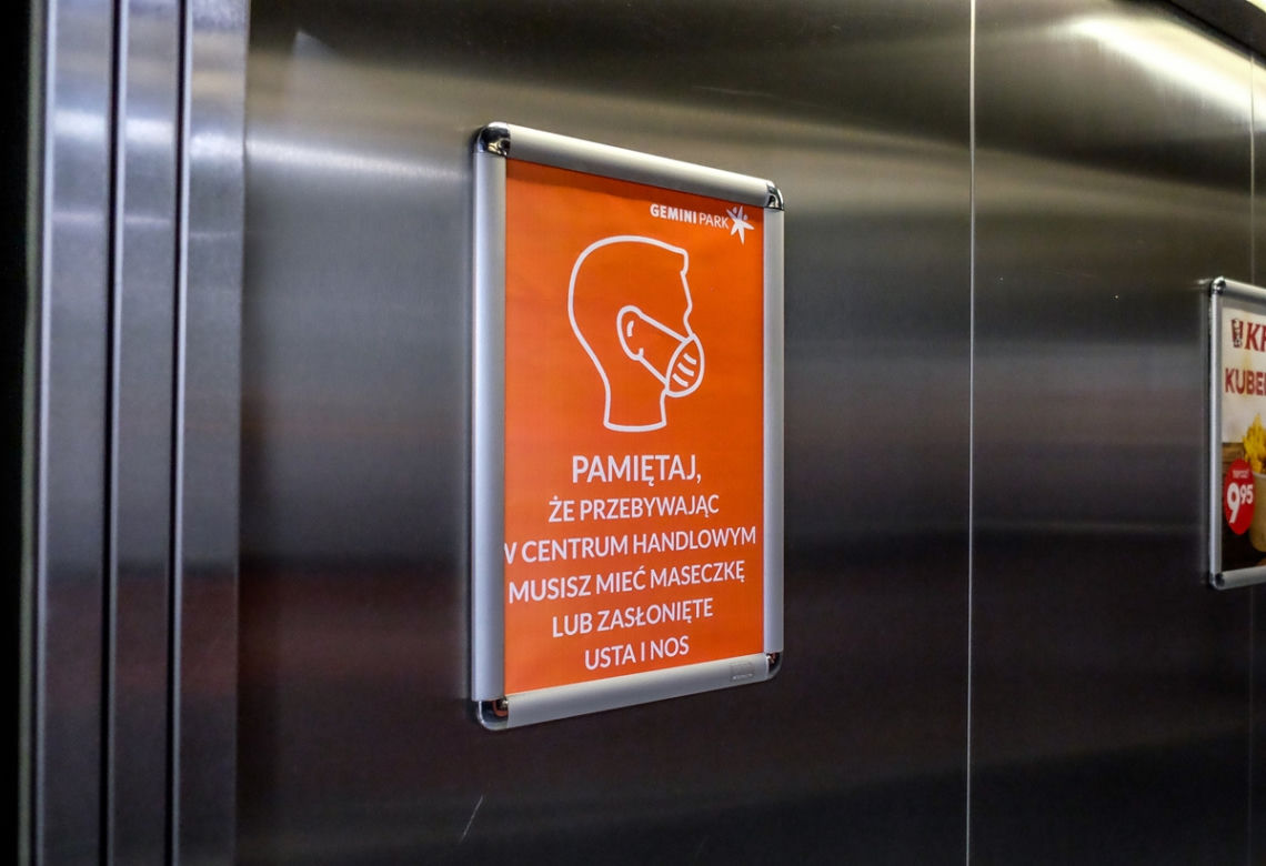 Galerie zapewniają mydła antybakteryjne i płyny odkażające