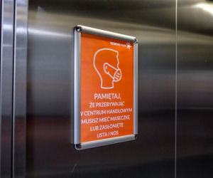 Galerie zapewniają mydła antybakteryjne i płyny odkażające