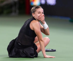 Maja Chwalińska dekoracja po wygranej w Wuhan