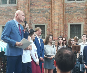 Najlepsi gimnazjaliści z Torunia nagrodzeni! [AUDIO, ZDJĘCIA]