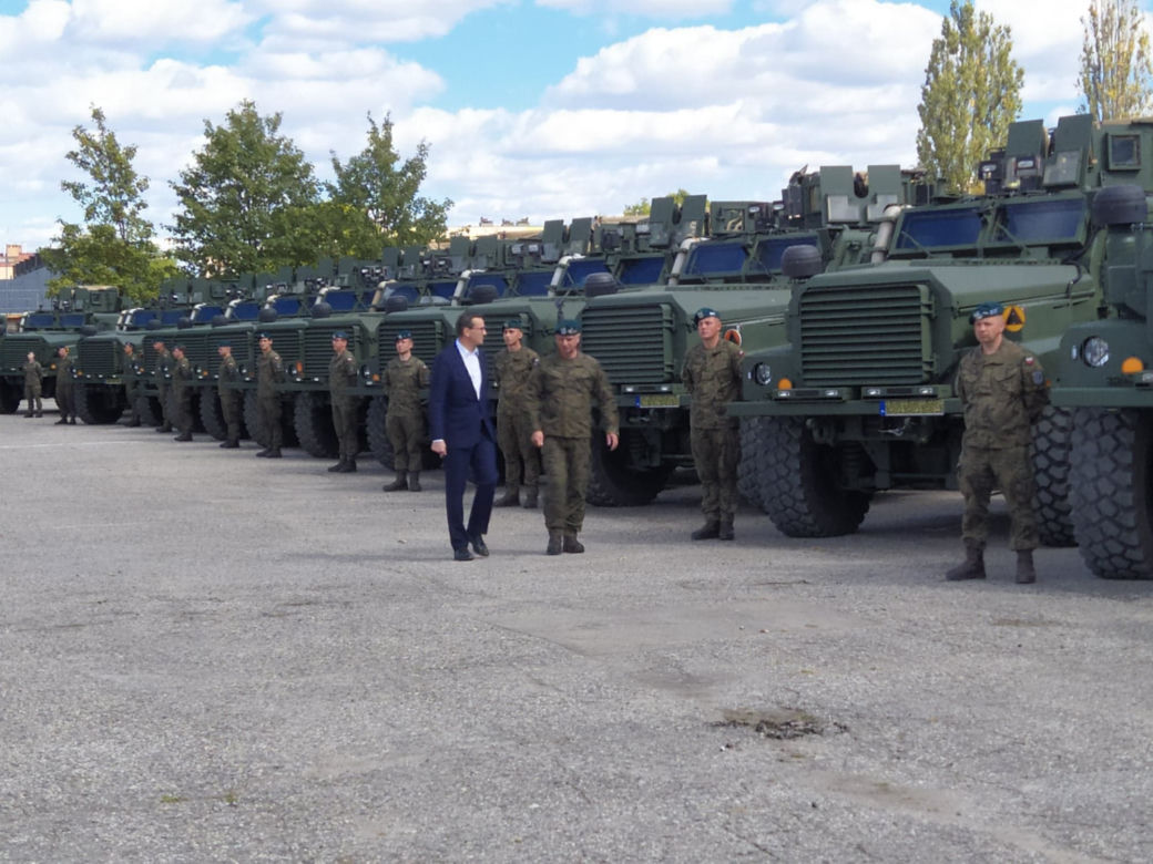 Premier Morawiecki w Siedlcach: oficjalne przekazanie 18. Dywizji Zmechanizowanej transporterów Cougar - 05.09.2022