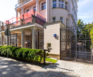 Biurowiec z lat 90. i początku XXI wieku. Warszawa, ulica Kielecka 23