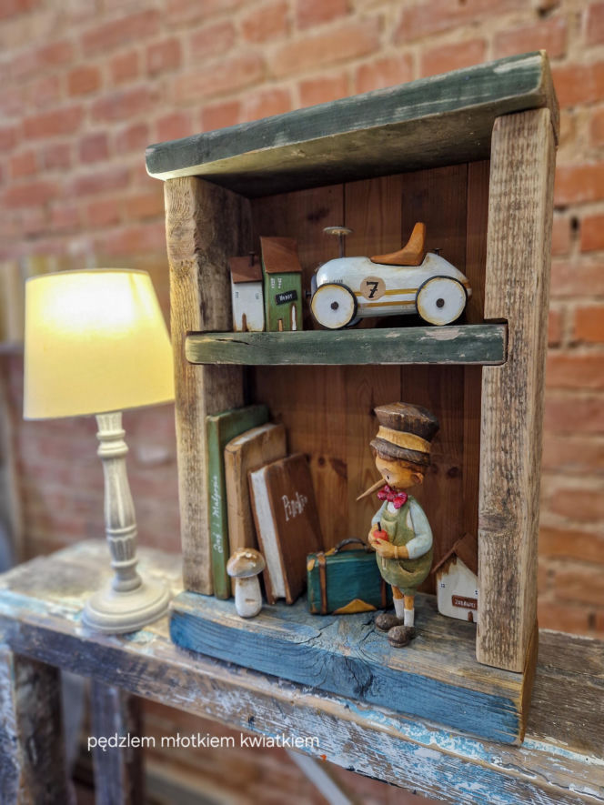 "Pędzlem, młotkiem, kwiatkiem" - bajkowe dzieła Kasi